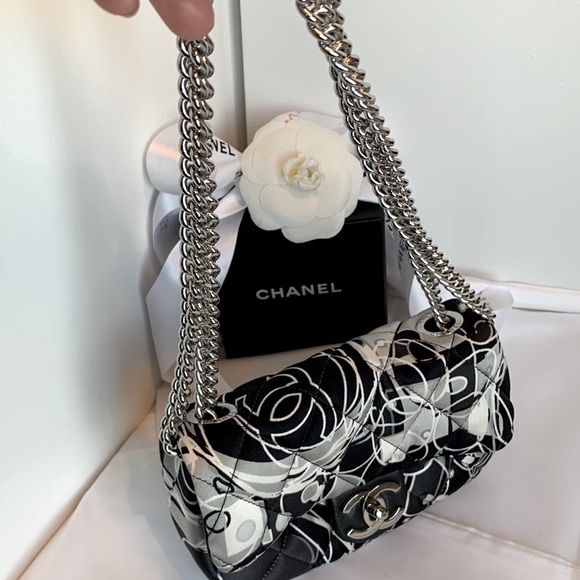 CHANEL RARE Kaleidoscope Abstract Quilted Black White Silk Bag Bijoux Silver 🖤 - Picture 14 of 16